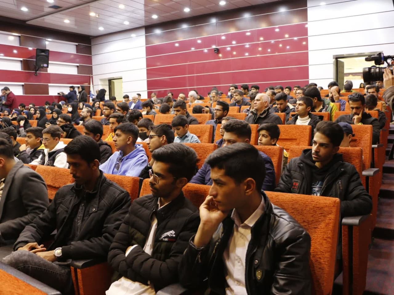 دریافت بیش از ۵۰۰ اثر در جشنواره ملی شعر و داستان نبوی(ص) دریافت بیش از ۵۰۰ اثر در جشنواره ملی شعر و داستان نبوی(ص)