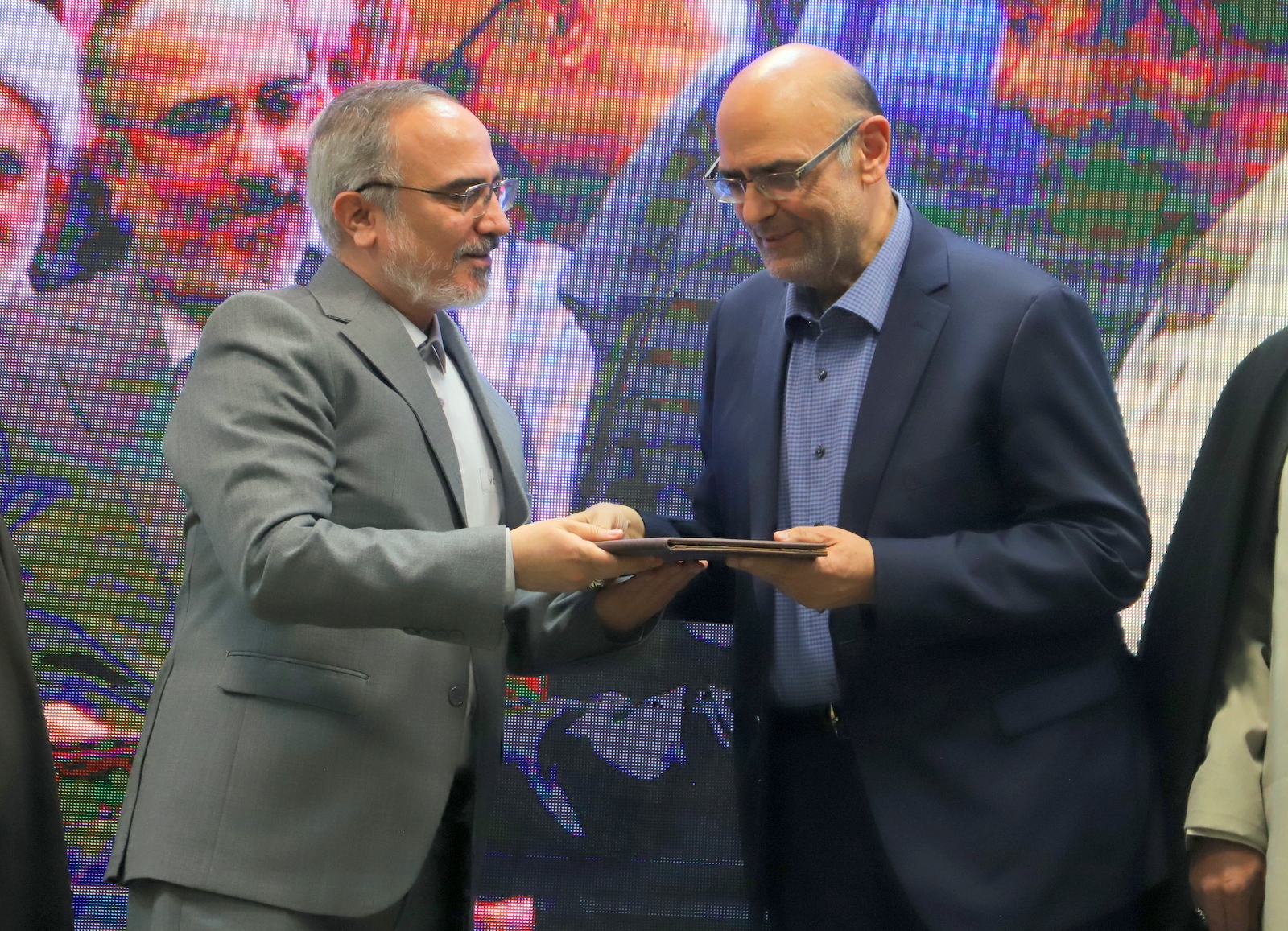 ویژگیهای یک مدیر موفق از دیدگاه اسلامی؛ توسعه تحقیقات علمی و پروژههای صنعتی در دانشگاهها ویژگیهای یک مدیر موفق از دیدگاه اسلامی؛ توسعه تحقیقات علمی و پروژههای صنعتی در دانشگاهها