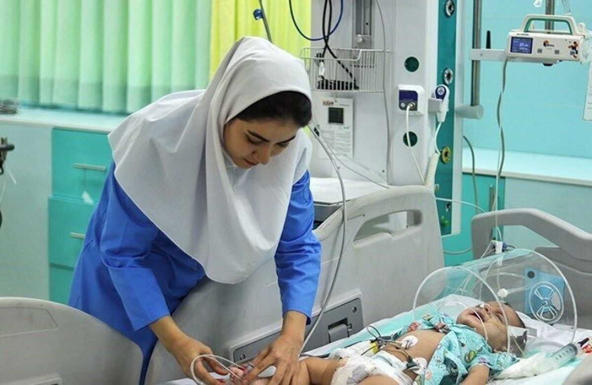 رئیس جمهور به موضوع افزایش مبلغ اضافه کار و استخدام پرستاران ورود کند