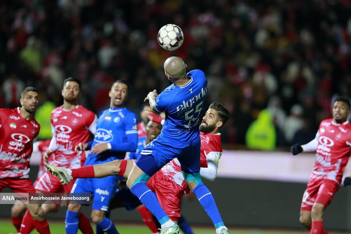آشوبی: استقلال باید پاسخ قاطعی به پیشنهاد عجیب النصر بدهد پرسپولیس میتواند به قهرمانی امیدوار باشد