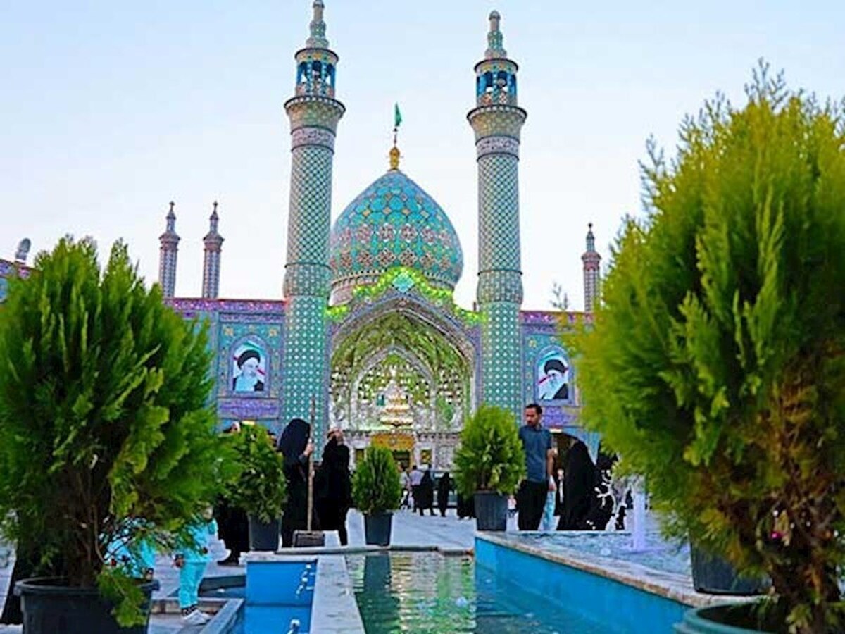 پای سفرههای ساده در بقاع متبرکه سراسر کشور