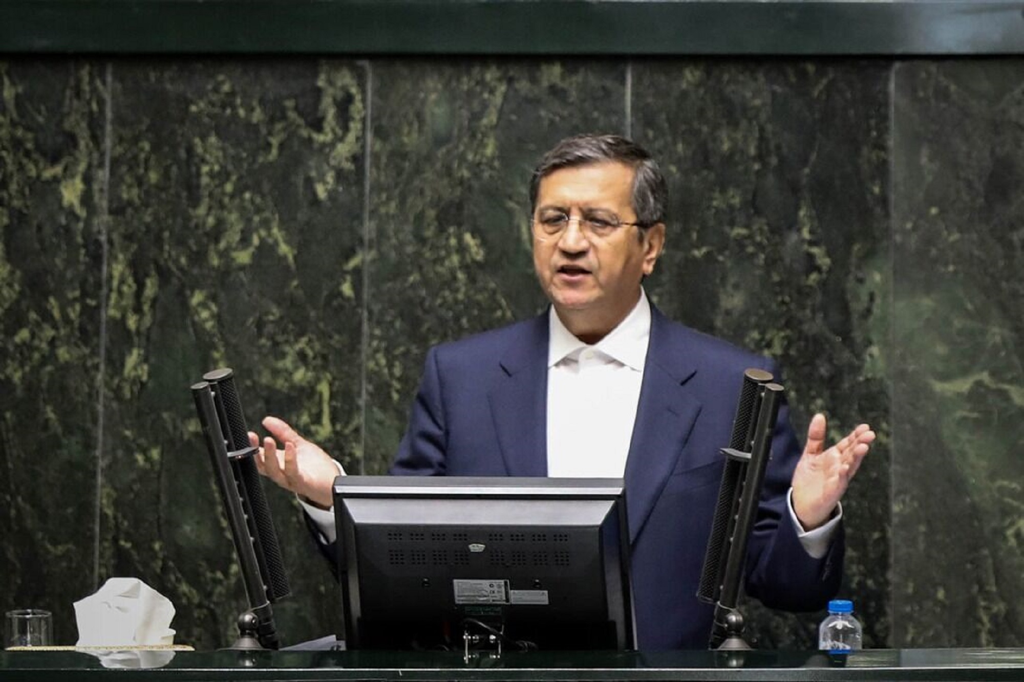 استیضاح وزیر اقتصاد و دفاع پزشکیان از همتی/ موافقان و مخالفان چه میگویند؟ استیضاح وزیر اقتصاد و دفاع پزشکیان از همتی/ موافقان و مخالفان چه میگویند؟