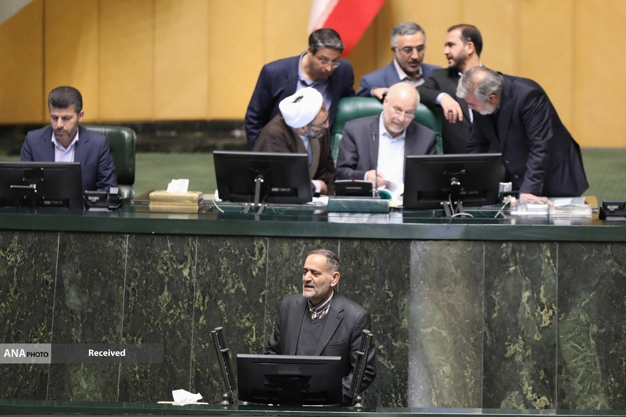 استیضاح وزیر اقتصاد و دفاع پزشکیان از همتی/ موافقان و مخالفان چه میگویند؟ استیضاح وزیر اقتصاد و دفاع پزشکیان از همتی/ موافقان و مخالفان چه میگویند؟