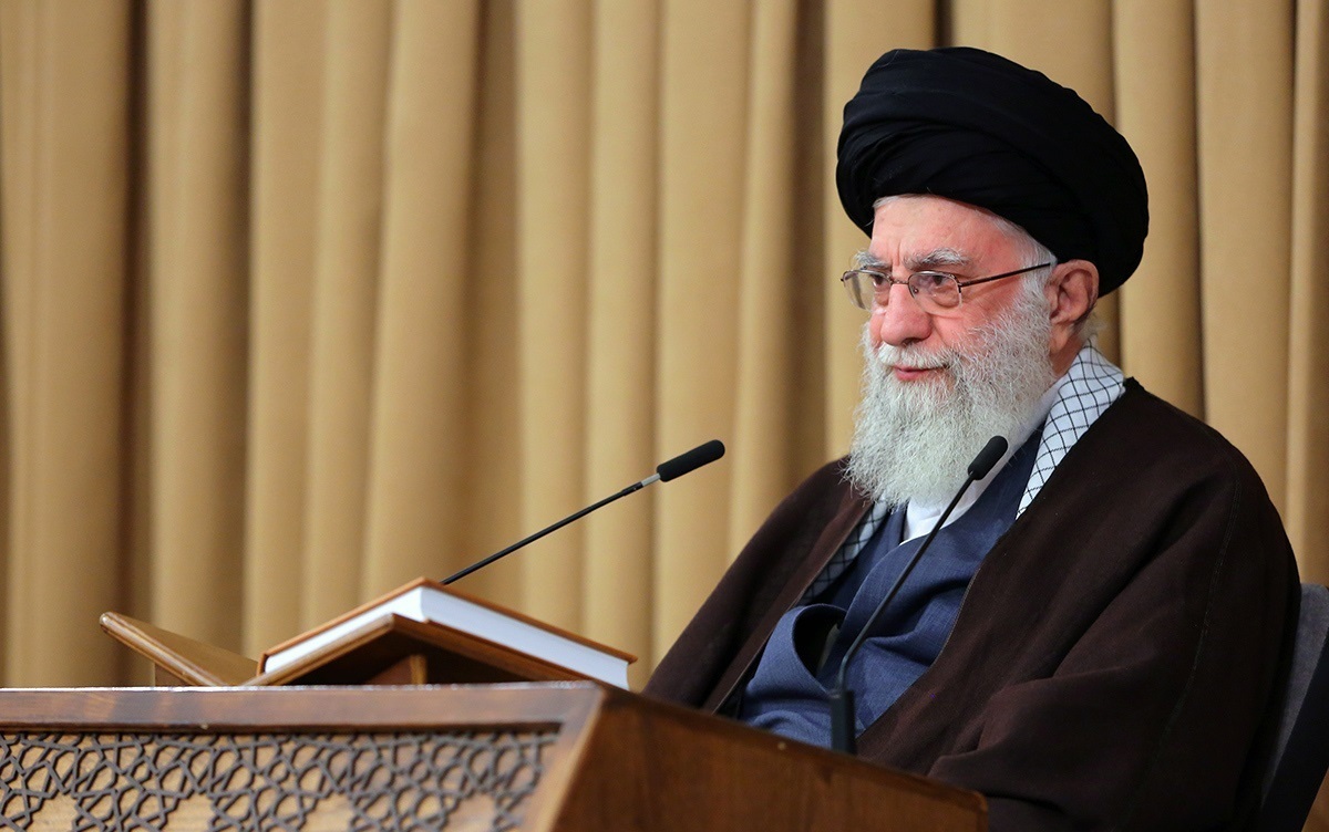 رهبر انقلاب: امروز ملت ایران با جبهه وسیعی از قدرتمداران کافر و منافق روبرو است  با ملت ها مشکلی نداریم