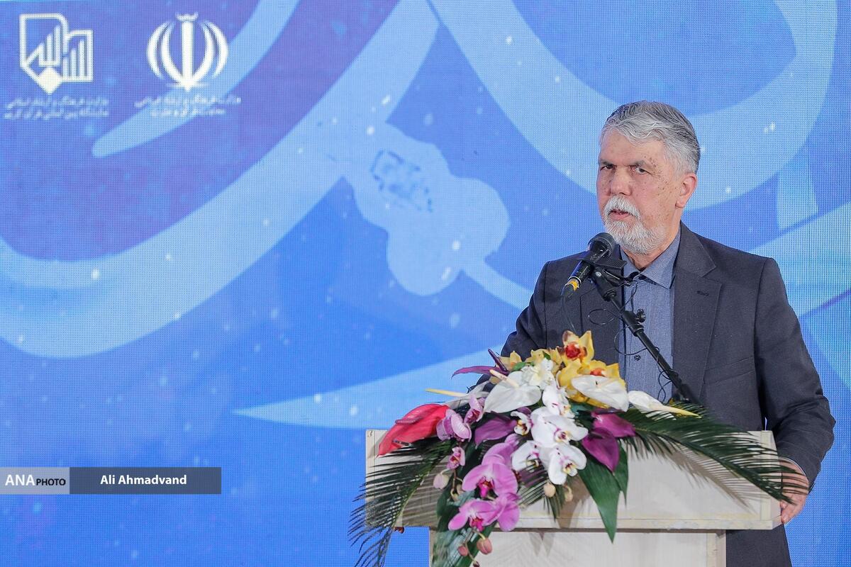 آغاز نمایشگاه قرآن کریم در مصلی تهران  صالحی: قرآن مجید معجزه دیروز، امروز‌ و‌ فرداست