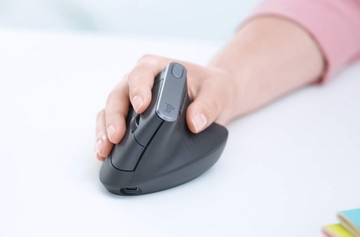 بررسی فنی موس Logitech MX Vertical از نظر کارشناسان