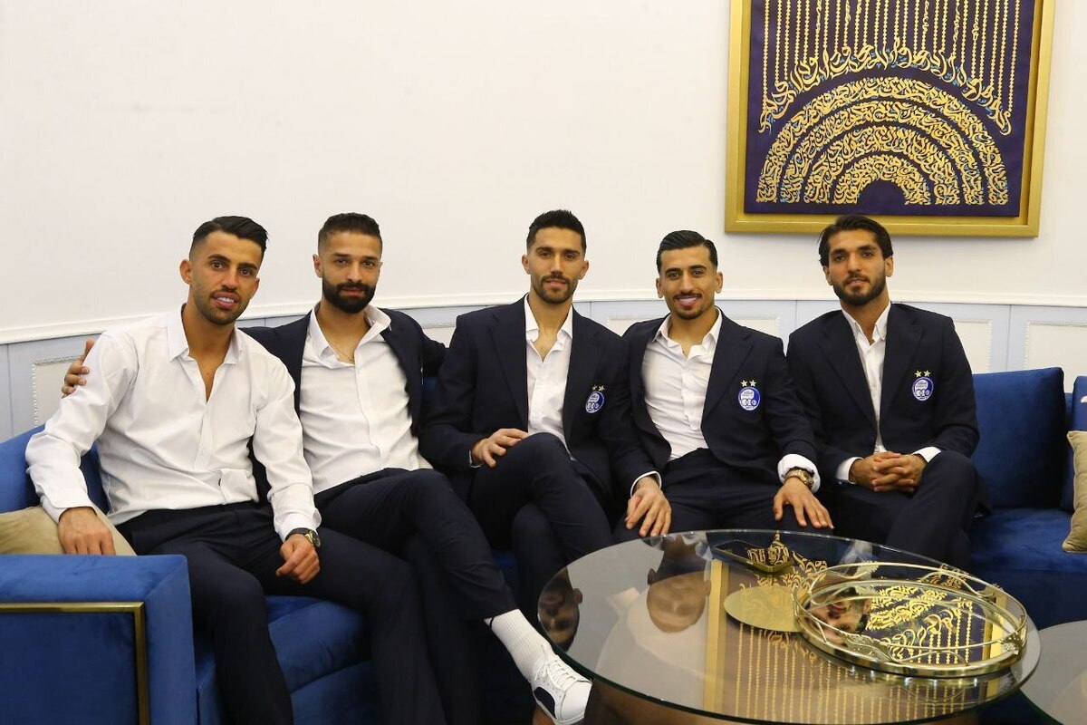 کاروان استقلال وارد ریاض شد/ آنالیز النصر توسط بوژوویچ در هواپیما/ زمان نشست خبری سرمربی استقلال مشخص شد