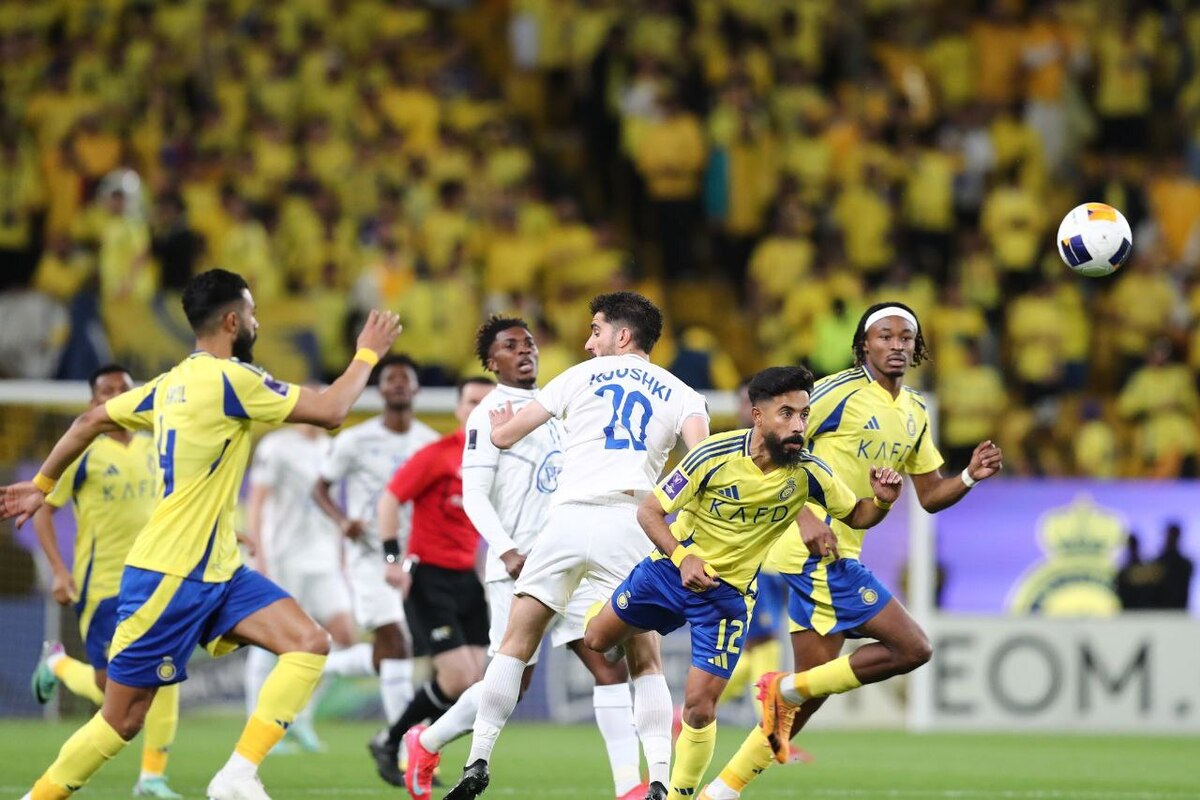 حاشیه بازی استقلال و النصر| درخواست رونالدو از هواداران النصر/ تهییج بازیکنان استقلال از سوی بوژوویچ