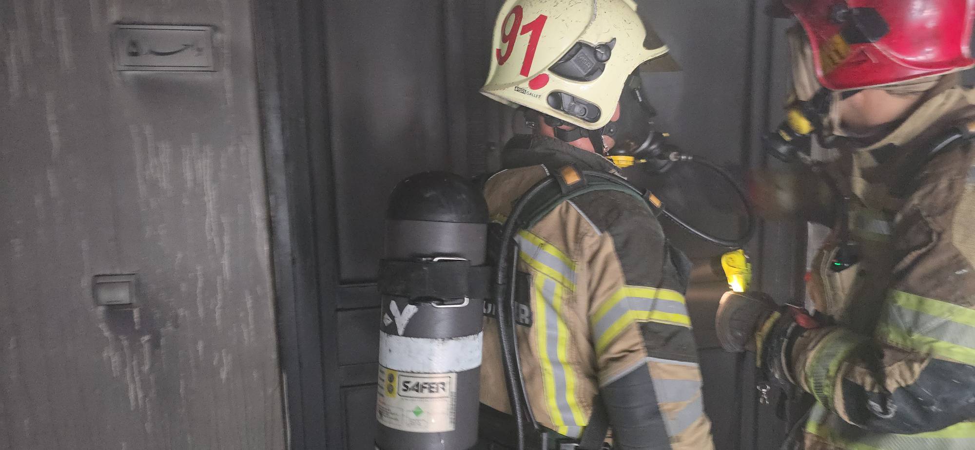 یک ساختمان اداری - تجاری طعمه حریق شد یک ساختمان اداری - تجاری طعمه حریق شد