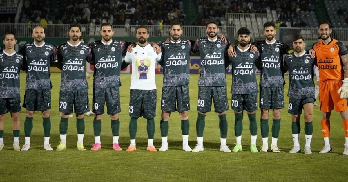 اعتصاب بازیکنان ذوب آهن بابت عدم پرداخت مطالبات در آستانه بازی با استقلال امروز شاگردان ربیعی تمرین می کنند