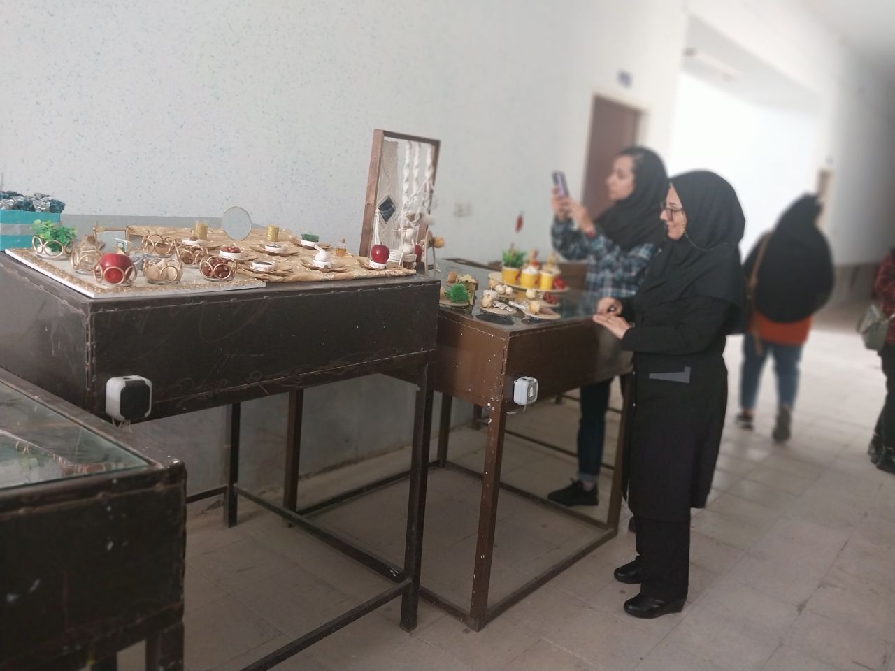 ترنم رنگها، آوای خلاقیت؛ از دستسازههای دانشجویان تا مهارتهای تفکر و هوش ترنم رنگها، آوای خلاقیت؛ از دستسازههای دانشجویان تا مهارتهای تفکر و هوش