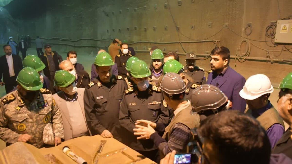 بازدید سردار باقری و سردار سلامی از پروژه پردیس فناوری زیرزمینی دانشگاه امام حسین