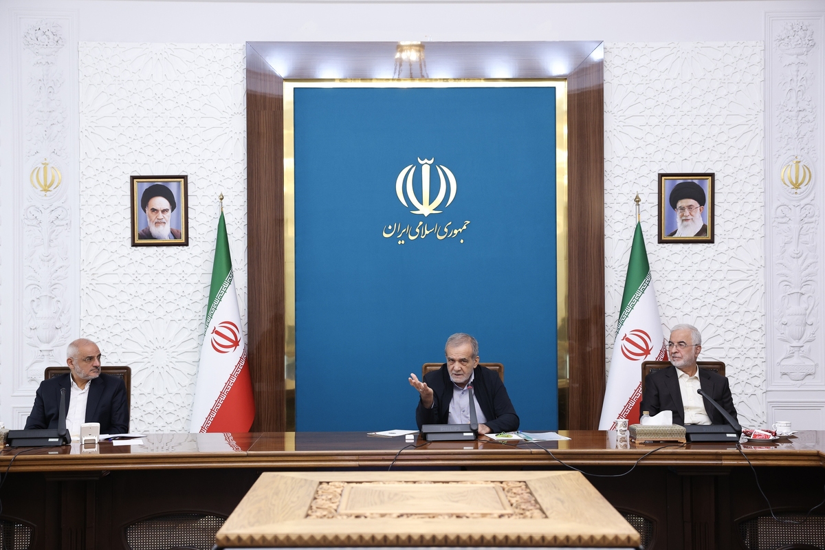 اولین جلسه هیأت امنای بنیاد شهید در دولت چهاردهم به ریاست پزشکیان برگزار شد