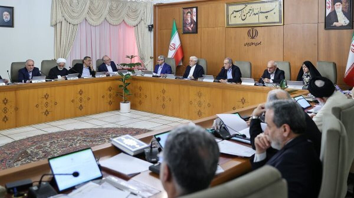 تأکید پزشکیان بر ضرورت اطلاعرسانی از اقدامات دستگاههای مسئول در مبارزه با قاچاق کالا و سوخت