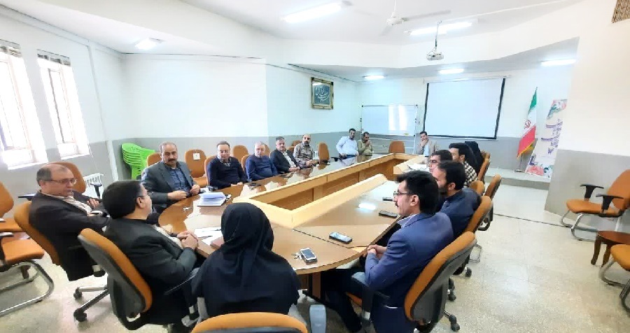 کاشت درخت به یاد دانشجوی فقید دانشگاه آزاد کاشت درخت به یاد دانشجوی فقید دانشگاه آزاد