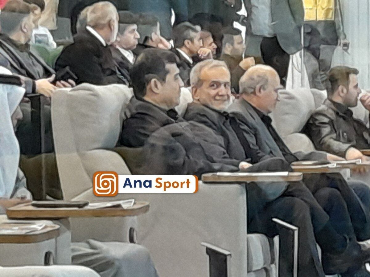 حضور رئیس جمهور در ورزشگاه برای تماشای دیدار ایران و امارات
