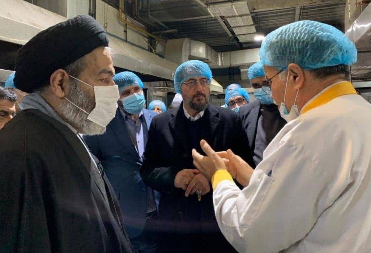 طبخ روزانه ۶هزار پرس غذا برای زائران ایرانی بازدید مسئولان سازمان حج از آشپزخانه مرکزی نجف