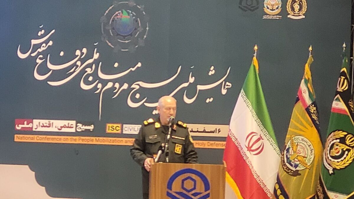 سرلشکر صفوی: امروز باید مقابل جنگ اقتصادی، رسانه‌ای و مجازی دشمن بایستیم