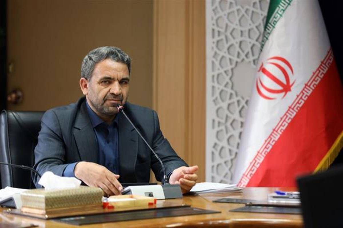 توانمندسازی معلمان با رویکرد هوش مصنوعی و سواد رسانه‌ای