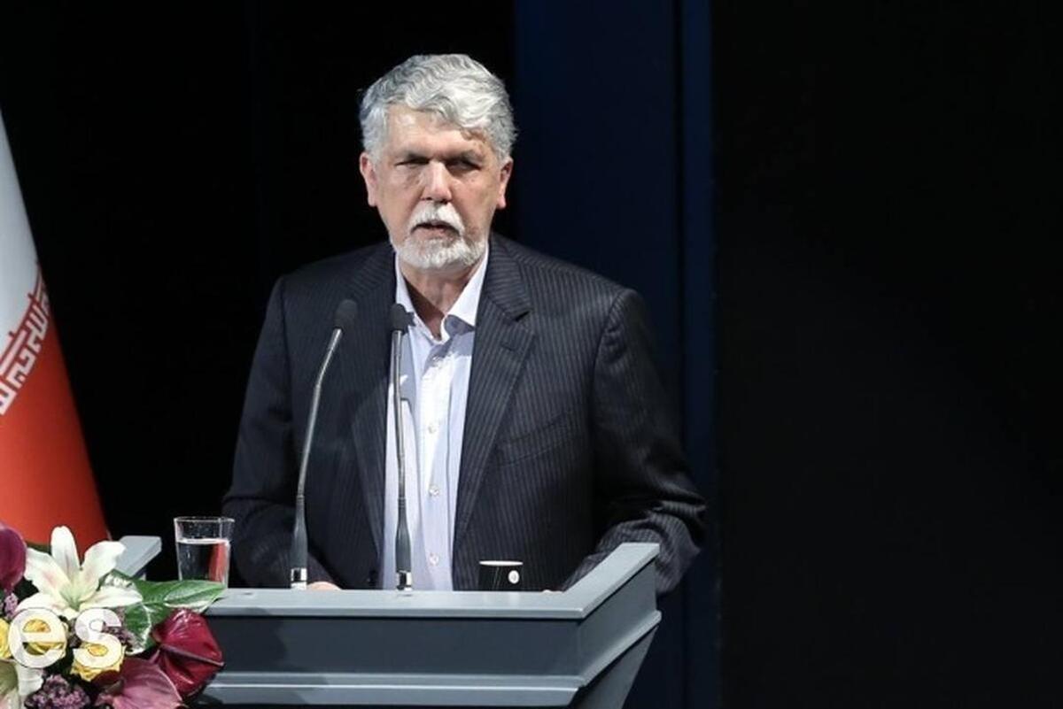 صالحی: بار صنعت نشر ایران بر دوش ناشران خصوصی سنگینی میکند