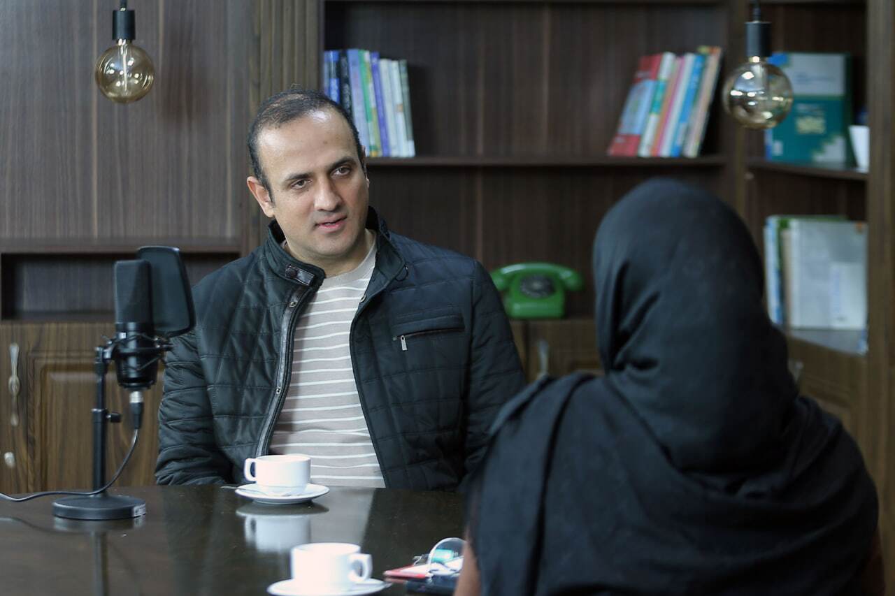 کنشگر باش، نه تماشاچی! کنشگر باش، نه تماشاچی!