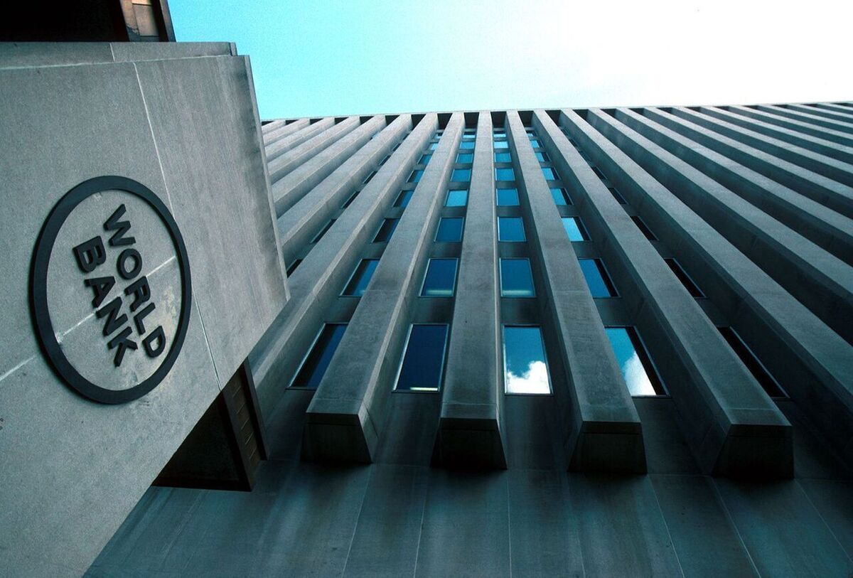 بانک جهانی: کاهش ۳۷ درصدی فقر مطلق در ایران توسط دولت سیزدهم