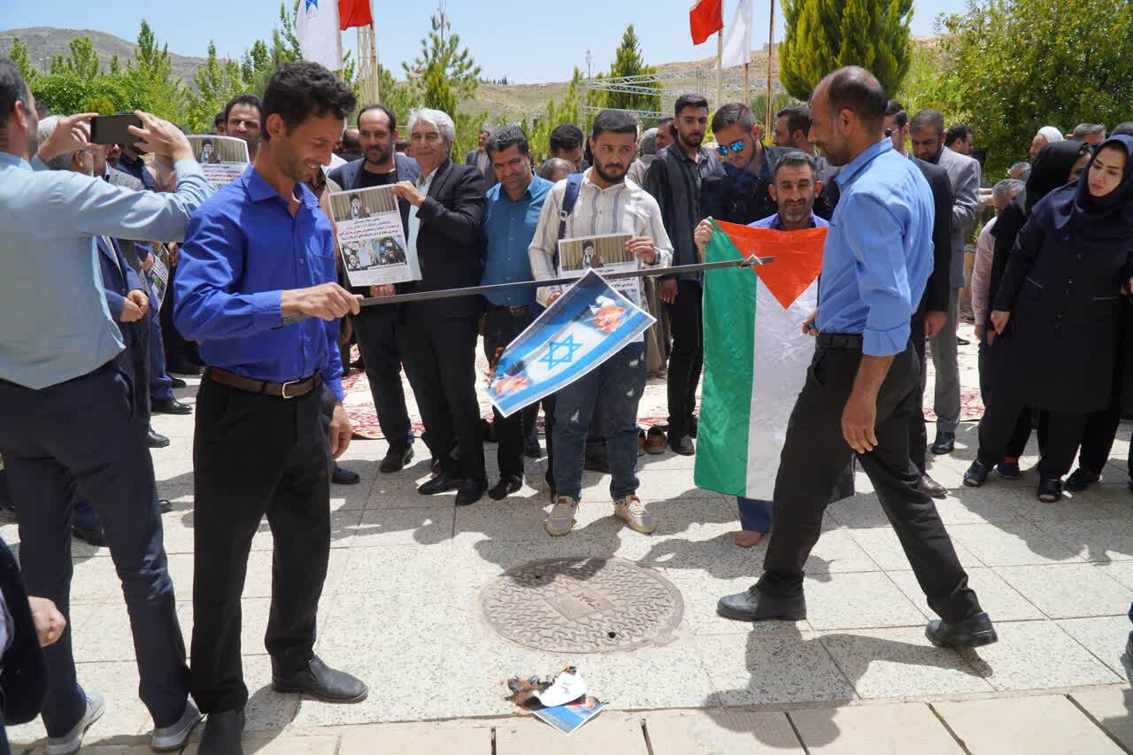 رونمایی دانشجویان از نسخه حقوق بشر آمریکایی با ایموجی «خنده»/ پروژه بایکوت خبری غرب شکست رونمایی دانشجویان از نسخه حقوق بشر آمریکایی با ایموجی «خنده»/ پروژه بایکوت خبری غرب شکست