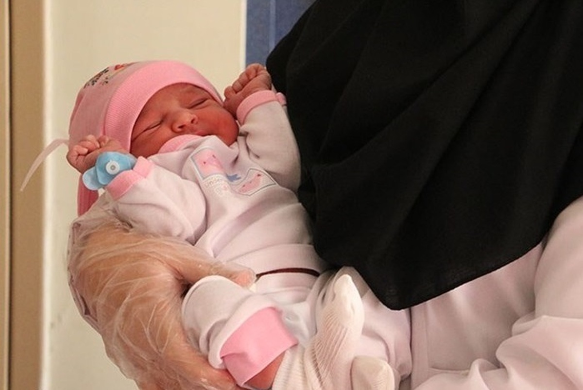 ۴۰ درصد افراد نابارور بچهدار میشوند