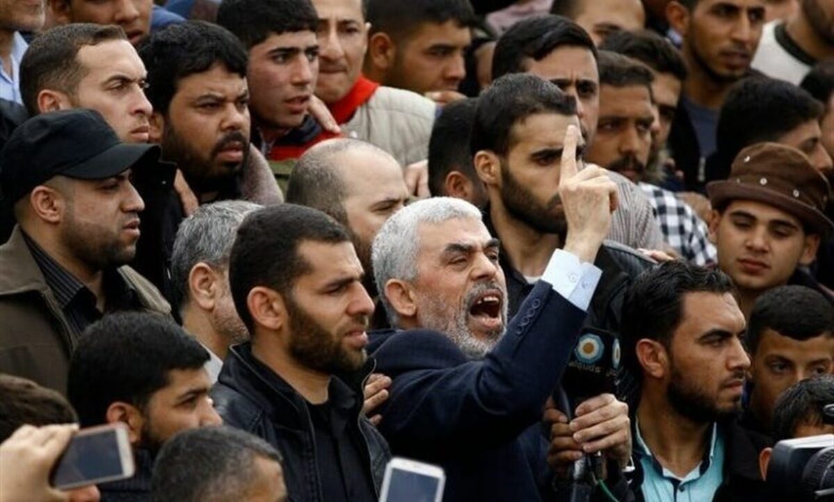 رسانه صهیونیستی: توقف جنگ و خروج اشغالگران، شرط السنوار برای توافق است