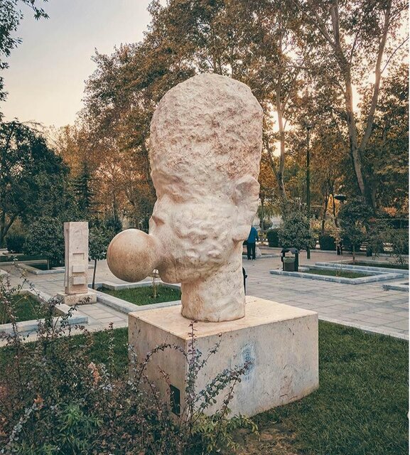 فرم و شکل در مجسمههای شهری فرم و شکل در مجسمههای شهری