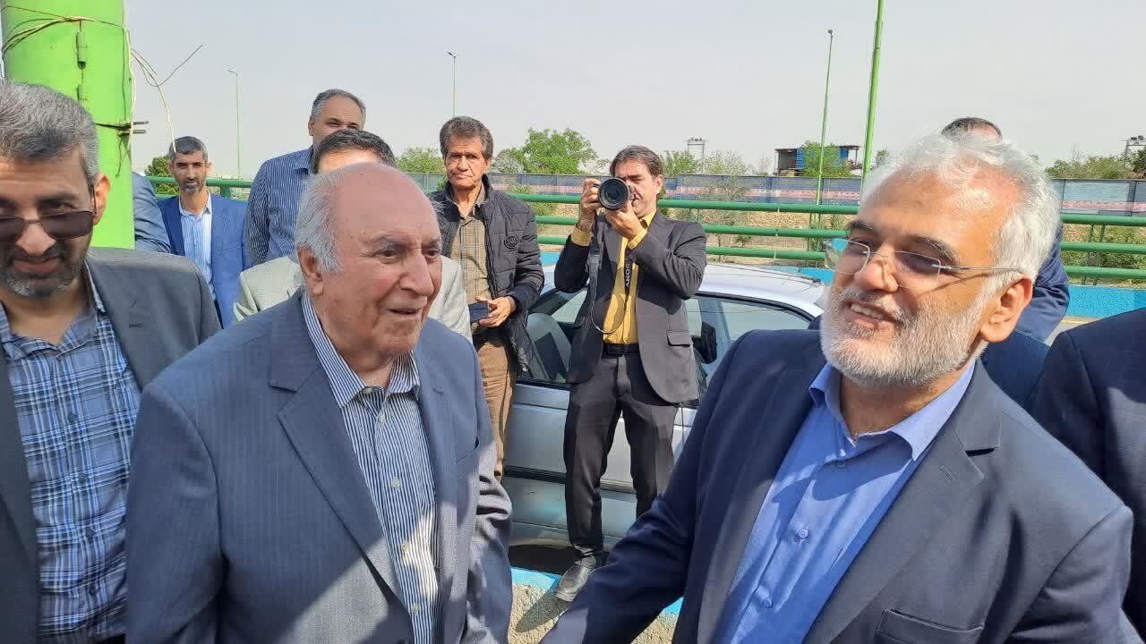 پرده&zwnj;برداری از تابلوی نامگذاری بلوار ورودی دانشگاه آزاد اصفهان به نام دکتر فروغی