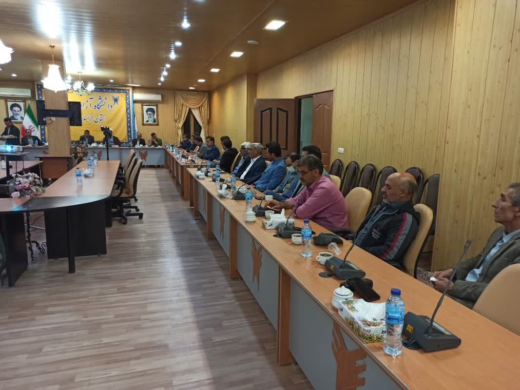 مهم‌ترین رسالت استادان جهاد تبیین است