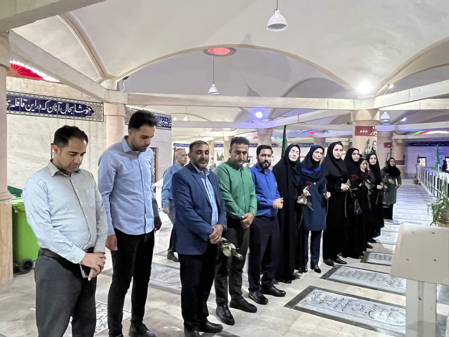 گلزار مطهر شهدای شهر بوشهر غبارروبی شد گلزار مطهر شهدای شهر بوشهر غبارروبی شد