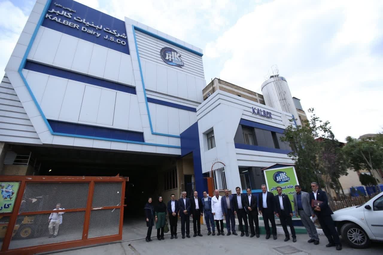 جزئیاتی از تفاهمنامه علمی و تحقیقاتی دانشگاه آزاد مرکزی با یک واحد صنعتی جزئیاتی از تفاهمنامه علمی و تحقیقاتی دانشگاه آزاد مرکزی با یک واحد صنعتی