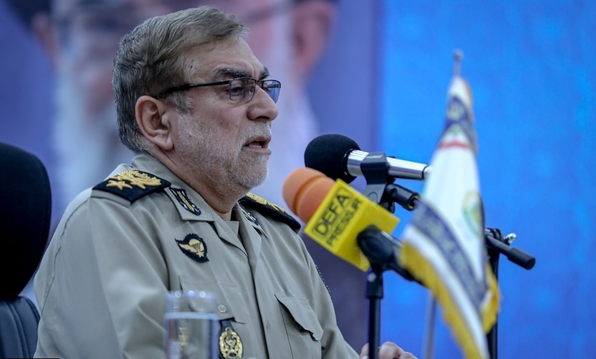 تجهیزات دفاعی ایران همسطح کشورهای پیشگام در حوزه جنگافزارسازی است