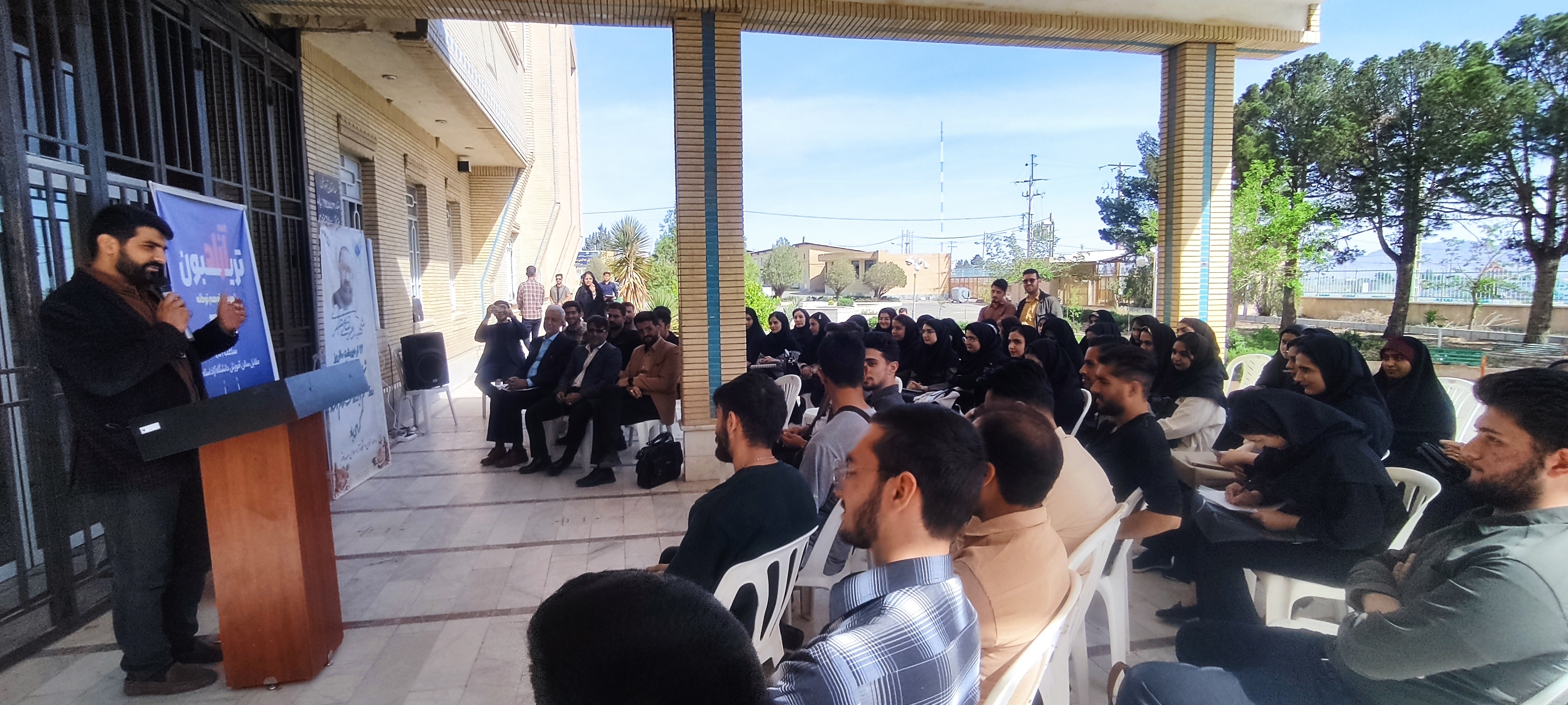 از بازار داغ دید و بازدید تا تریبونهای آزاد/ تبیین روشنگرانه در جنگ ترکیبی از بازار داغ دید و بازدید تا تریبونهای آزاد/ تبیین روشنگرانه در جنگ ترکیبی