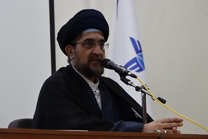 فلسفه حضور استادان حوزه در دانشگاه، تأثیرگذاری فرهنگی و تربیتی است فلسفه حضور استادان حوزه در دانشگاه، تأثیرگذاری فرهنگی و تربیتی است