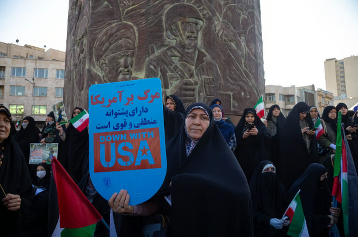 پولیتیکو: محبوبیت جهانی آمریکا رو به افول است