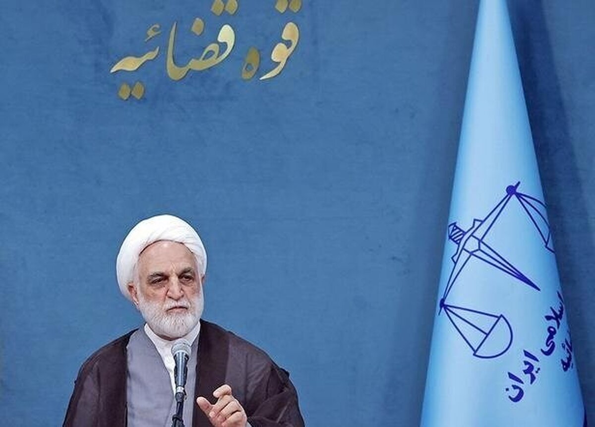 باید موانع پیشروی فعالیت سالم اقتصادی برداشته شود