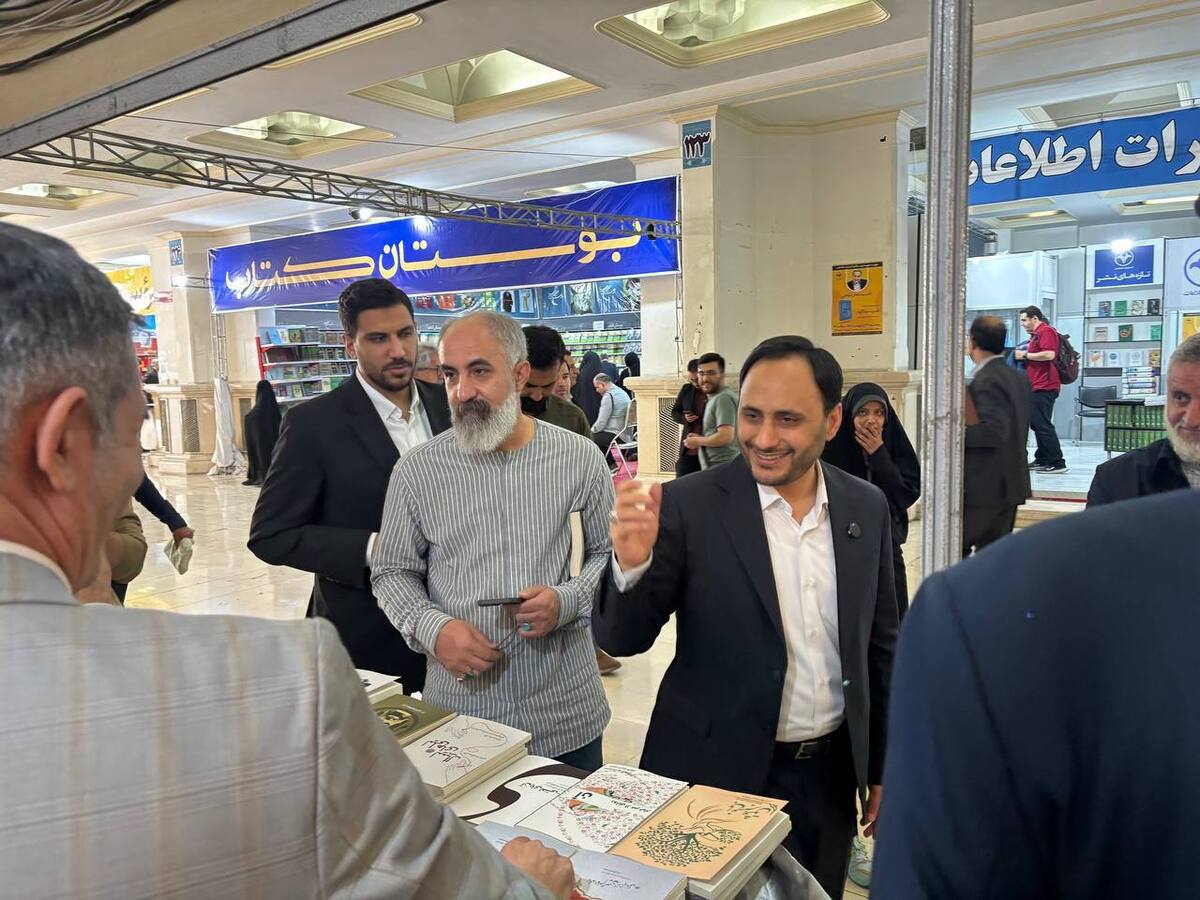 سخنگوی دولت از نمایشگاه کتاب بازدید کرد