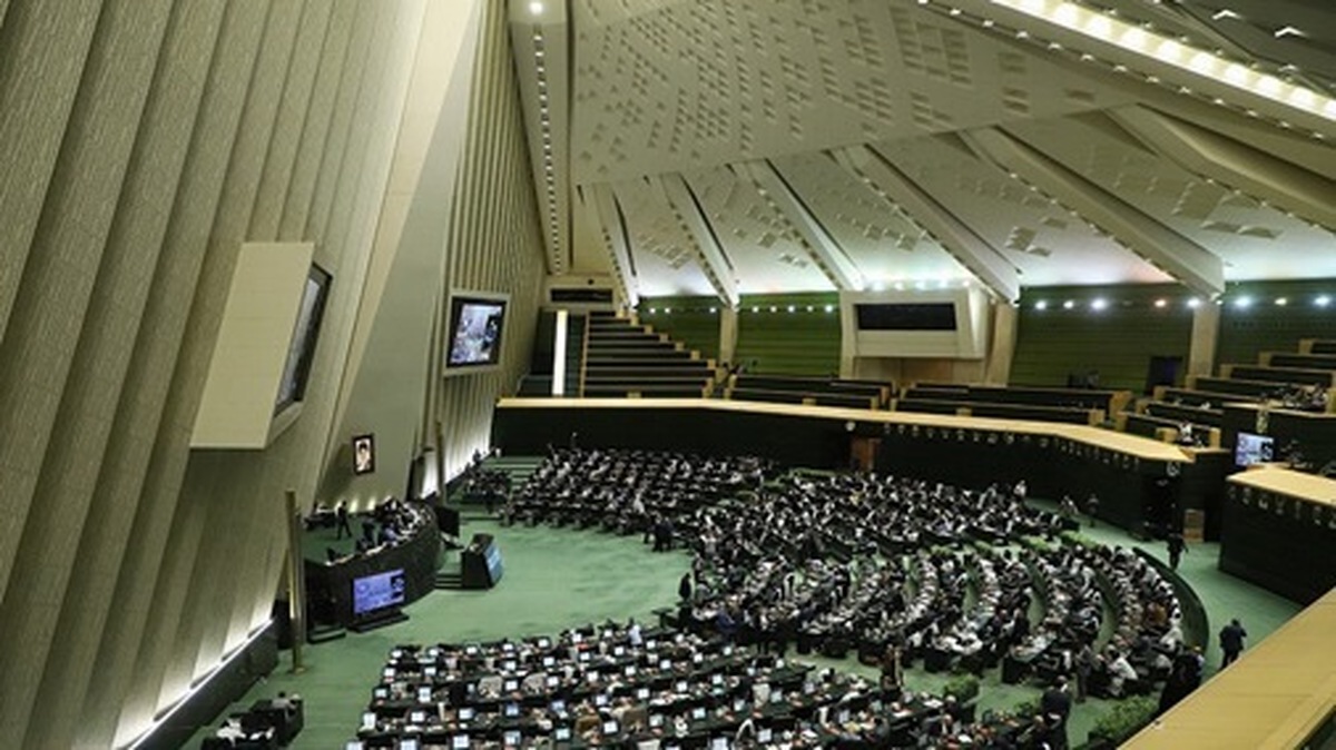 مجلس با تعطیلی پنجشنبهها مخالفت کرد
