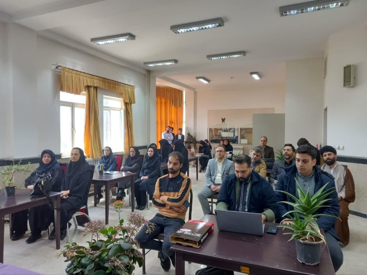 برگزاری رویداد صدرا با حضور 5 شرکت صنعتی در دانشگاه آزاد آذرشهر برگزاری رویداد صدرا با حضور 5 شرکت صنعتی در دانشگاه آزاد آذرشهر