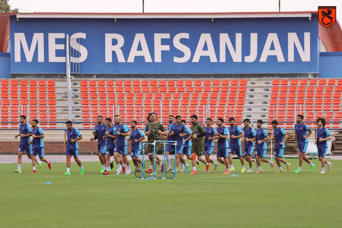 در آستانه بازی با تراکتور؛ مسی ها پولدار شدند