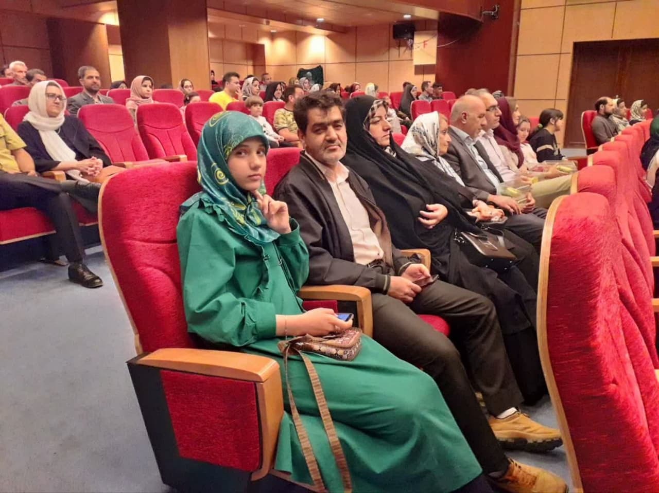 اهتزاز پرچم مهر رضا(ع) در دانشگاهها/ روز دختران با دهه کرامت گره خورد+ عکس و فیلم اهتزاز پرچم مهر رضا(ع) در دانشگاهها/ روز دختران با دهه کرامت گره خورد+ عکس و فیلم