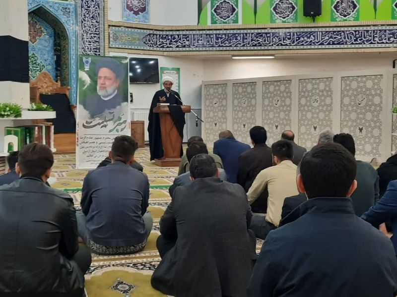 فراق یار نه آن میکند که بتوان گفت/ اشک ماتم دانشگاهیان در سوگ خادمالرضا(ع) فراق یار نه آن میکند که بتوان گفت/ اشک ماتم دانشگاهیان در سوگ خادمالرضا(ع)