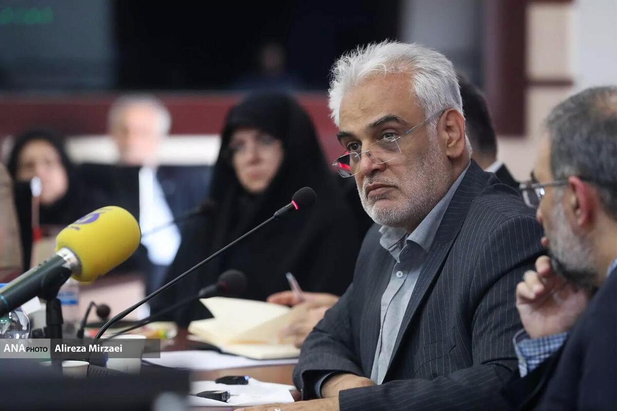 طهرانچی: دانشگاه آزاد اسلامی با تصمیمات نوآورانه و خلاقانه برای ماندن علم و هنر در این سرزمین تلاش می‌‌کند