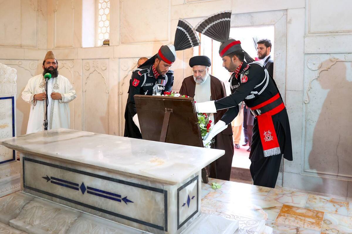 بازدید رئیسی از آرامگاه اقبال لاهوری+ فیلم