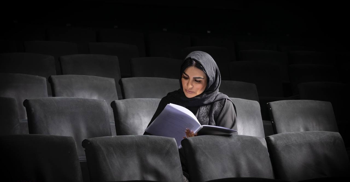 صحرا فتحی «هواخوری» را به صحنه میآورد