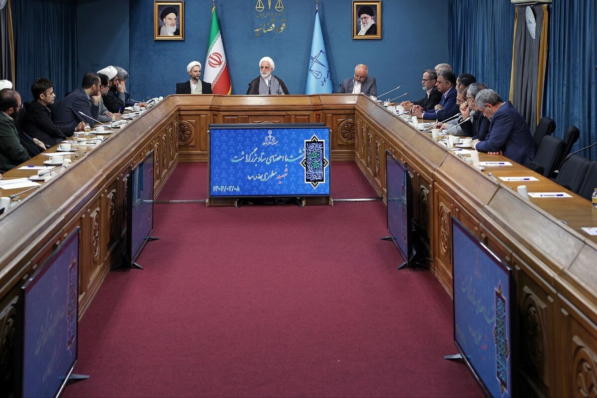شهید مطهری به معنای واقعی کلمه روشنفکر و عارف بود