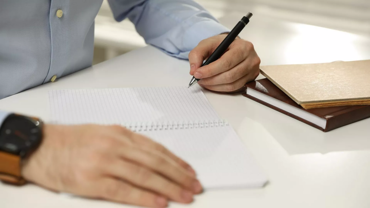 چرا برخی از دوقلوها یکی چپ‌دست دیگری راست‌دست هستند